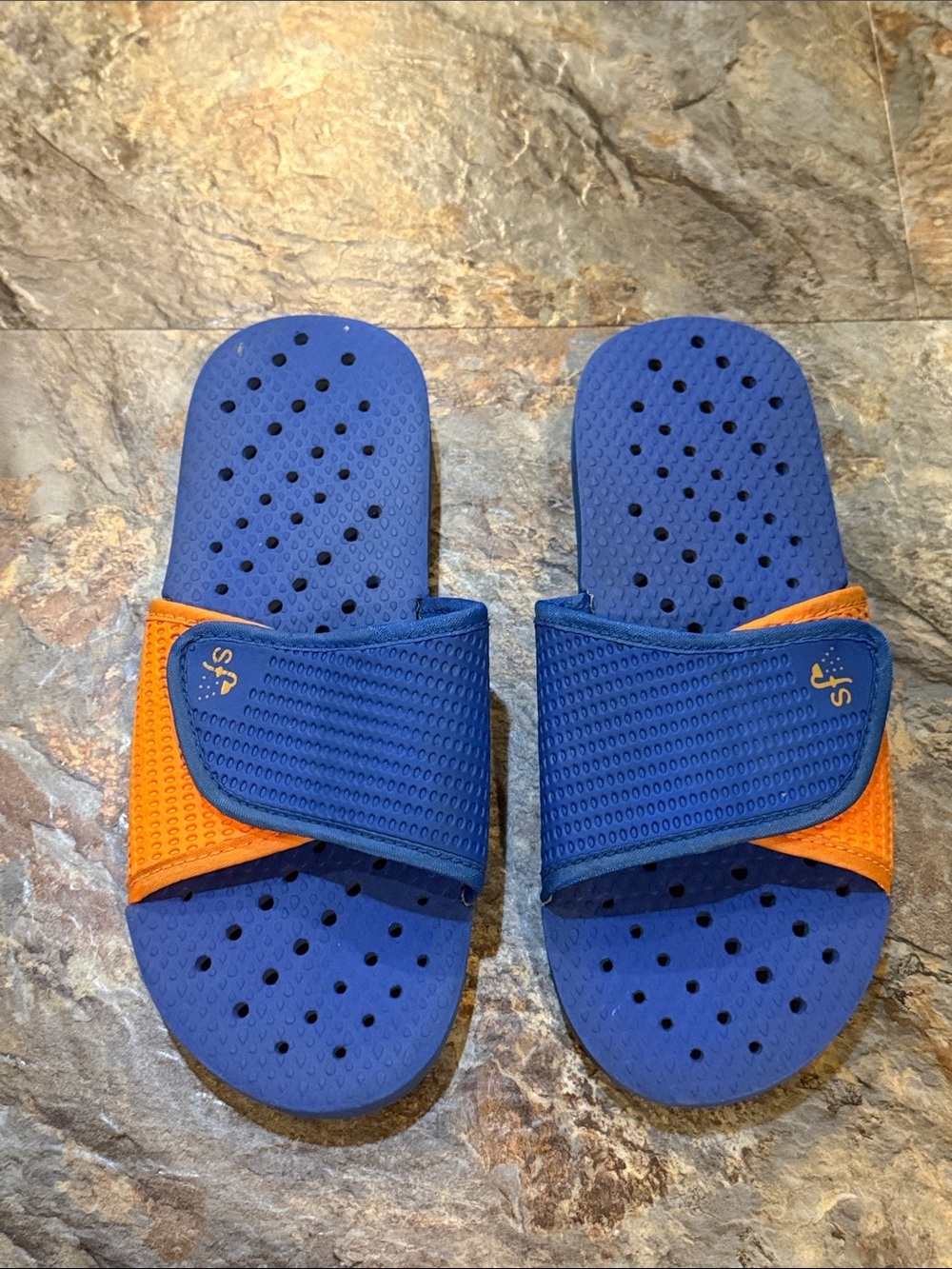 Boys ShowaFlops shower shoes